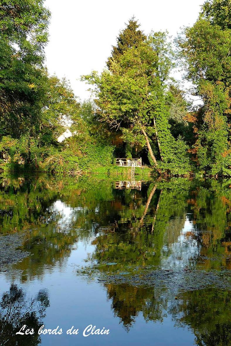 Ferienwohnung Les Jardins Du Clain Poitiers Exterior foto